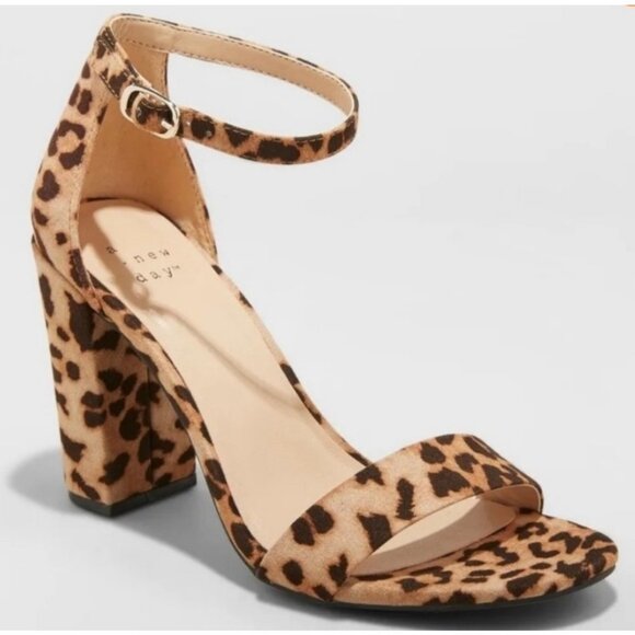 A New Day Ema Leopard Print Ankle Strap Block Heels Pumps - Picture 1 of 8